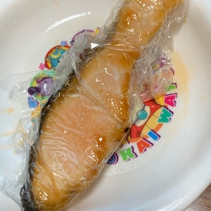 お弁当にピッタリ!焼き鮭の冷凍方法